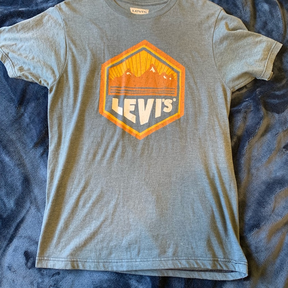 Lightly used Levi’s shirt